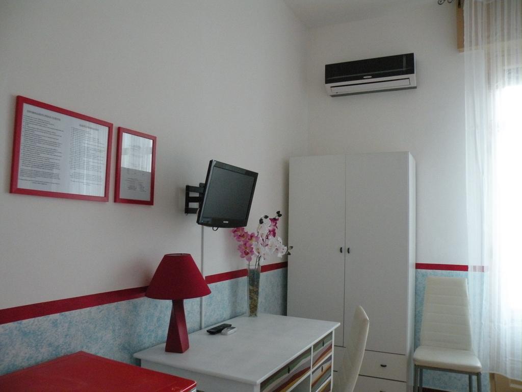 Hostel Josef Palermo Exterior photo